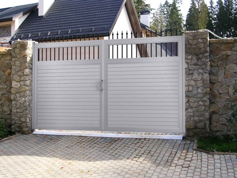 Уличные ворота DoorHan в Нижнем Тагиле с установкой