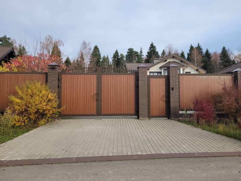 Уличные ворота DoorHan в Нижнем Тагиле с установкой